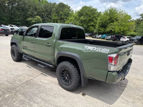 Used 2021 Toyota Tacoma TRD Off-Road w/ Technology Package AWD/4WD image 8