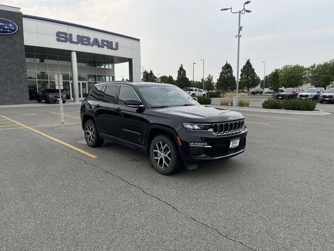 Used 2024 Jeep Grand Cherokee Limited w/ Luxury Tech Group II AWD/4WD image 2