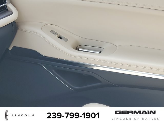 New 2027 Lincoln Navigator Premiere AWD/4WD image 27