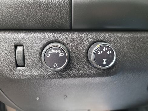 Used 2015 Chevrolet Colorado LT image 21