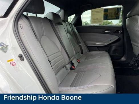 Used 2019 Toyota Avalon Touring w/ Advanced Safety Package FWD image 42