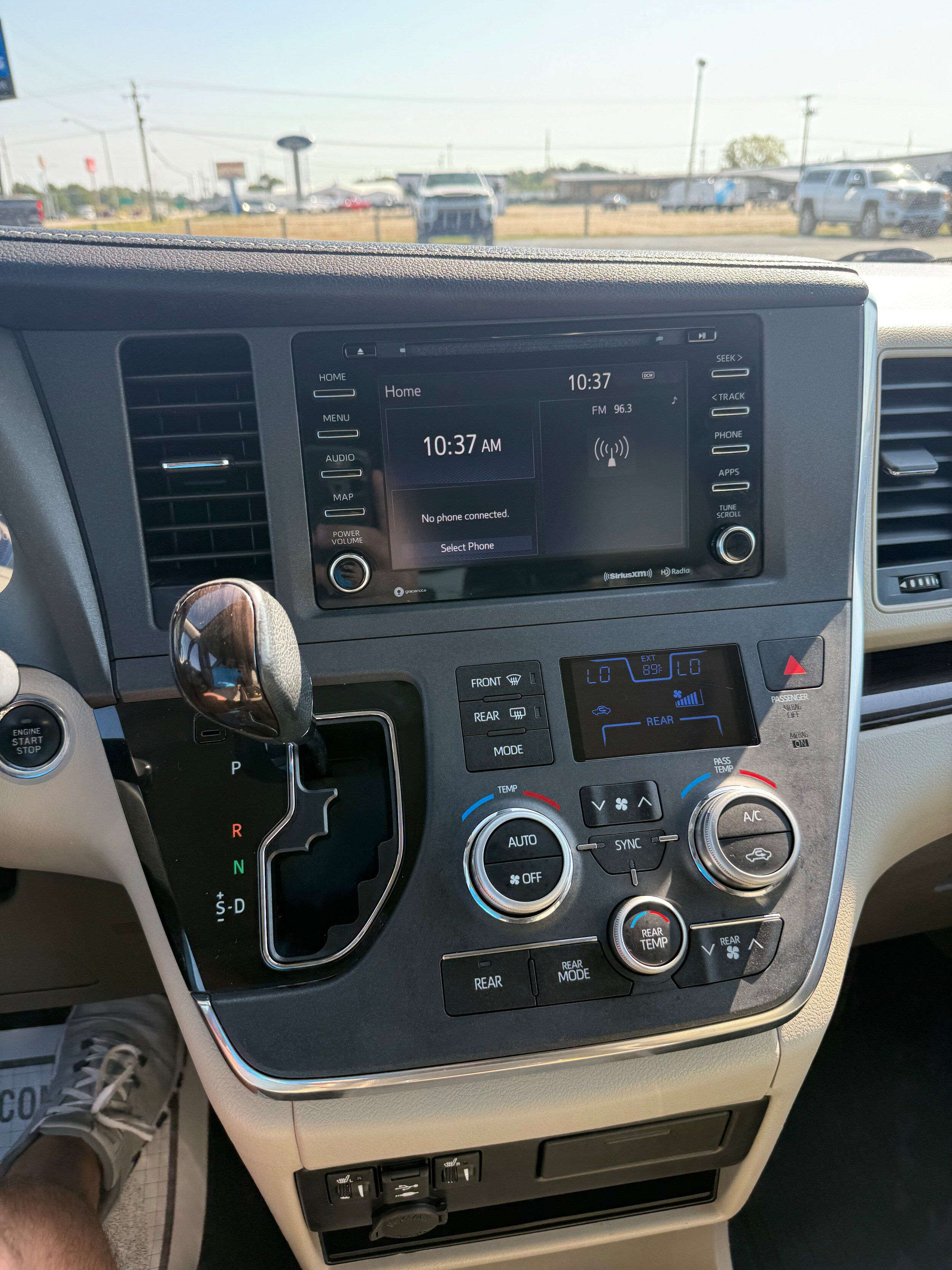 Used 2019 Toyota Sienna XLE FWD image 17