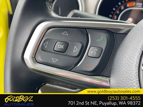 Used 2023 Jeep Wrangler Sahara image 18