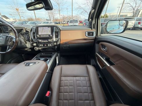 Used 2021 Nissan Titan Platinum Reserve w/ Moonroof Package image 21