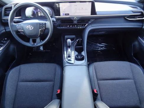 Used 2024 Toyota Crown XLE image 11