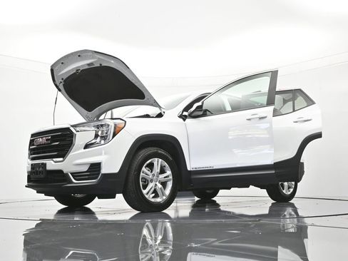 Used 2024 GMC Terrain SLE AWD/4WD image 47