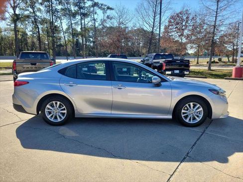 Certified 2025 Toyota Camry LE image 8