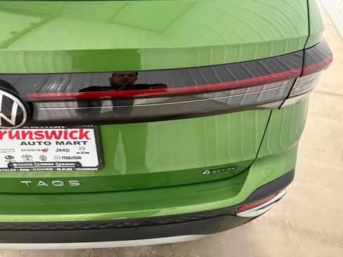 Certified 2026 Volkswagen Taos SE AWD/4WD image 18