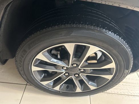 Used 2023 Jeep Grand Cherokee L Overland w/ Advanced Protech Group III image 21