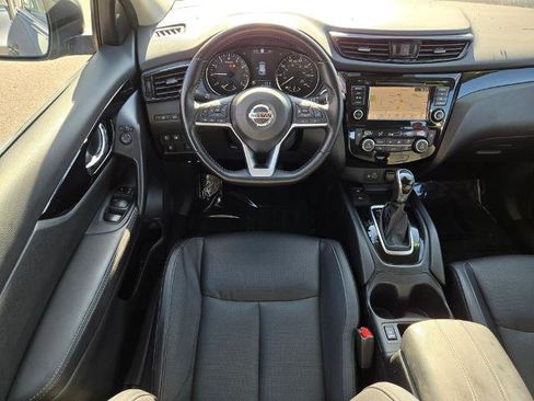 Certified 2022 Nissan Rogue Sport SL FWD image 13
