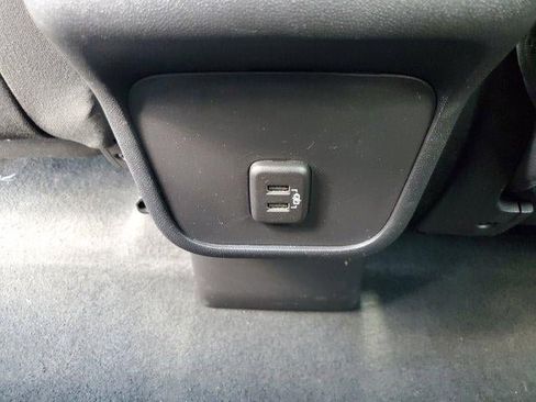 Used 2024 GMC Terrain SLE AWD/4WD image 11