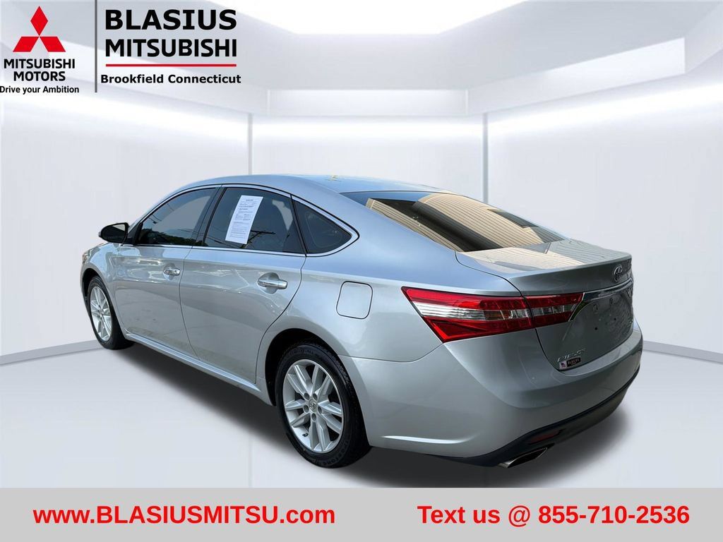 Used 2013 Toyota Avalon XLE FWD image 12