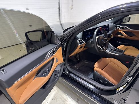 Used 2025 BMW i4 M50 w/ Premium Package image 9