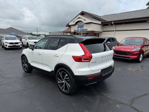 Used 2020 Volvo XC40 T4 R-Design w/ Protection Package FWD image 4