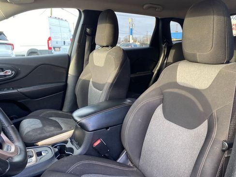 Used 2014 Jeep Cherokee Latitude image 10