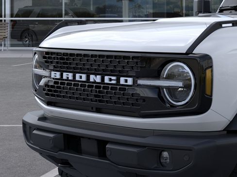 New 2026 Ford Bronco Outer Banks w/ Black Appearance Package AWD/4WD image 19