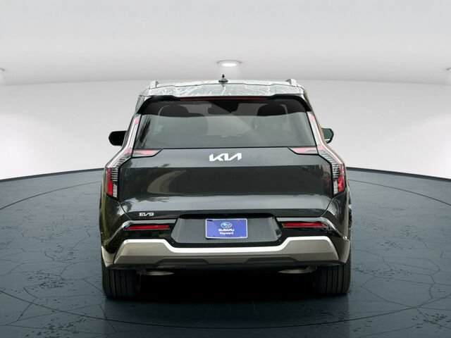 Used 2024 Kia EV9 Land AWD/4WD image 5