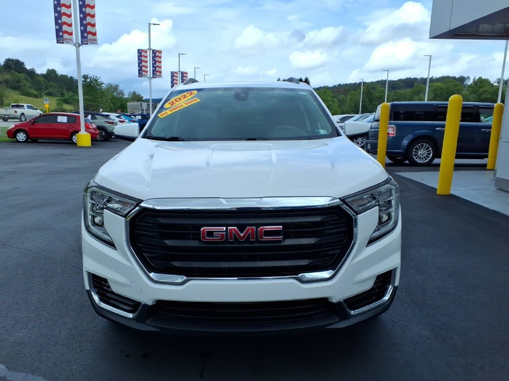 Used 2022 GMC Terrain SLE w/ Driver Convenience Package AWD/4WD image 3