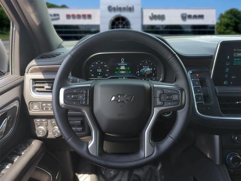 Used 2023 Chevrolet Tahoe Z71 w/ Z71 Off-Road Package AWD/4WD image 16