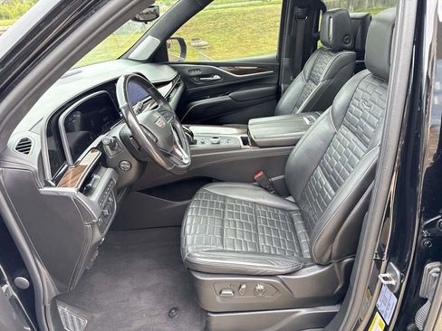 Used 2023 Cadillac Escalade ESV Sport Platinum w/ LPO, ONYX Package AWD/4WD image 6
