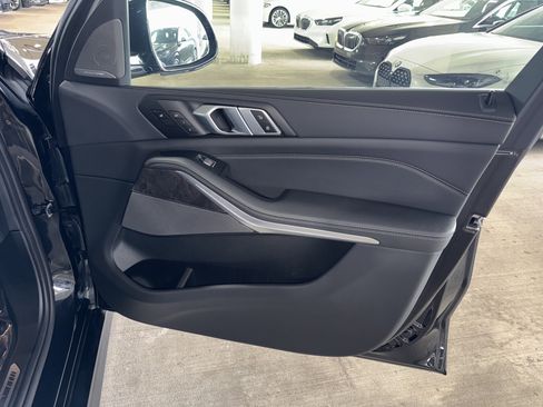 Certified 2025 BMW X7 xDrive40i w/ Executive Package image 9