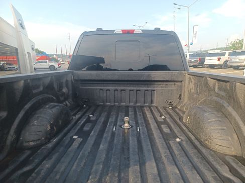Used 2024 Ford F250 Platinum image 9