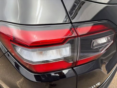 Used 2025 Honda Pilot Touring image 24