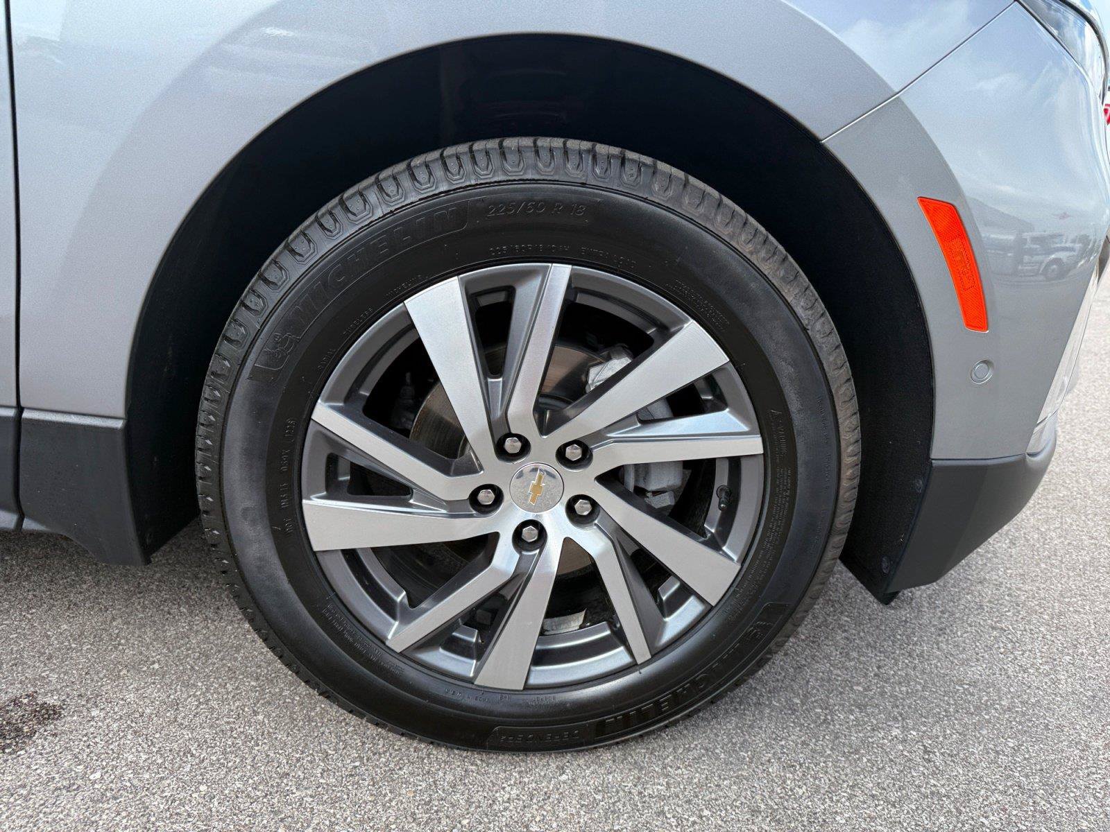 Used 2024 Chevrolet Equinox Premier FWD image 31