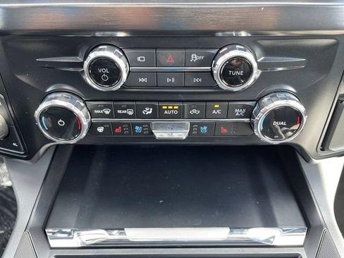 New 2026 Ford F250 Lariat w/ Black Appearance Package AWD/4WD image 21