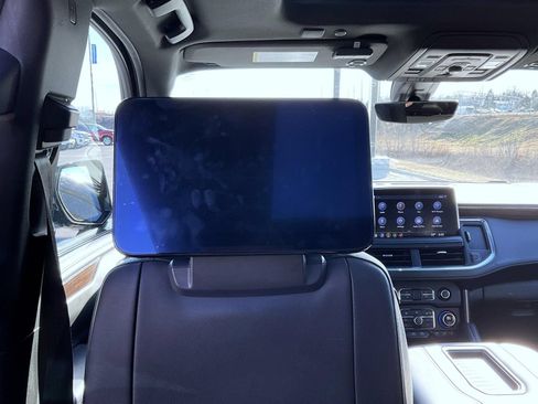 Used 2021 Chevrolet Suburban High Country AWD/4WD image 21