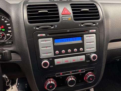 Used 2010 Volkswagen Jetta SE image 20