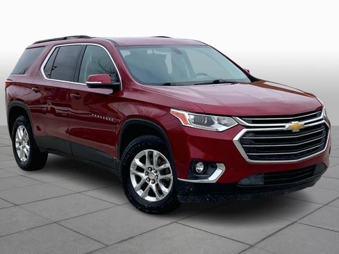 Used 2020 Chevrolet Traverse LT image 3