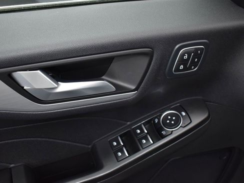 Used 2023 Ford Escape Platinum image 7