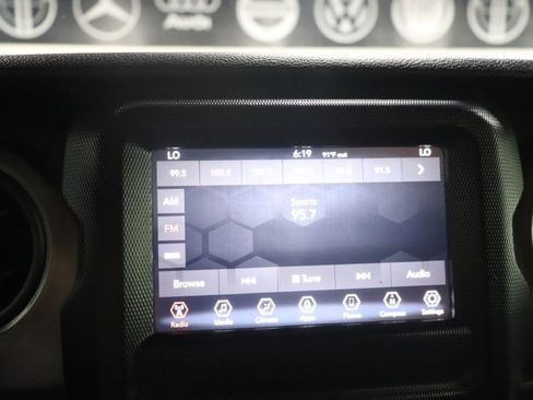 Used 2018 Jeep Wrangler Unlimited Sport S image 20