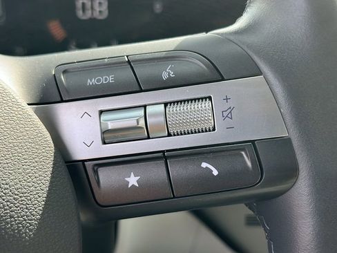 Used 2025 Hyundai Kona SEL image 22