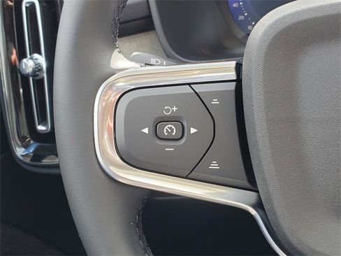 New 2026 Volvo XC40 B5 Core w/ Protection Package Premier image 18