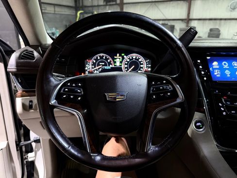 Used 2015 Cadillac Escalade Premium RWD image 30