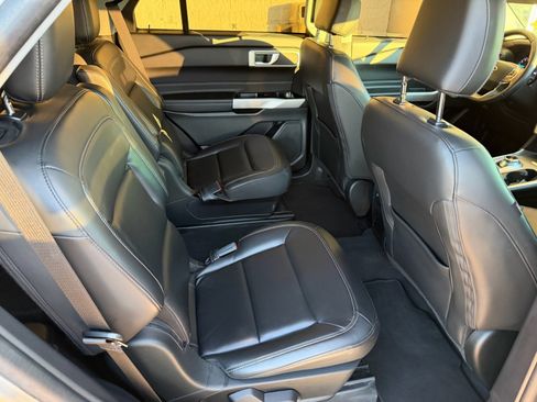 Used 2022 Ford Explorer XLT w/ Equipment Group 202A image 23