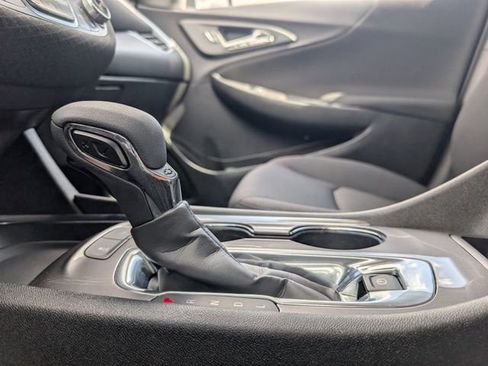 Used 2025 Chevrolet Malibu LT FWD image 19