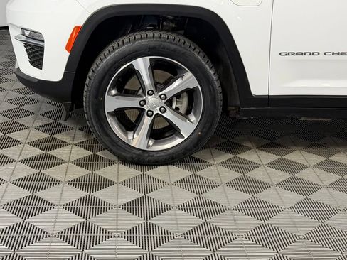Used 2023 Jeep Grand Cherokee 4WD 4xe w/ Luxury Tech Group II image 14