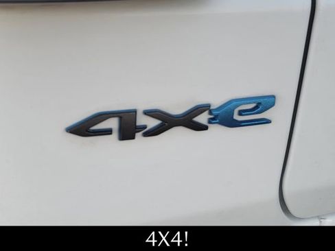 Used 2024 Jeep Wrangler Unlimited w/ Convenience Group image 12