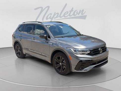 Used 2024 Volkswagen Tiguan SE R-Line FWD image 8