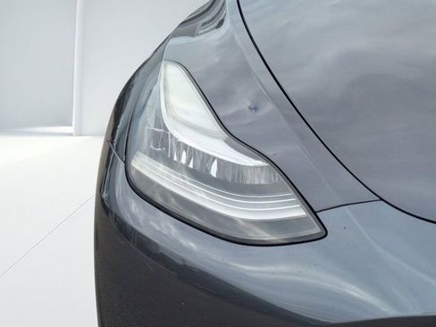 Used 2021 Tesla Model Y Long Range image 9