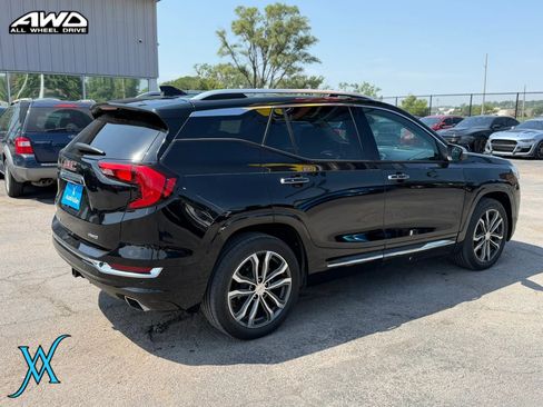 Used 2020 GMC Terrain Denali w/ Denali Premium Package AWD/4WD image 7