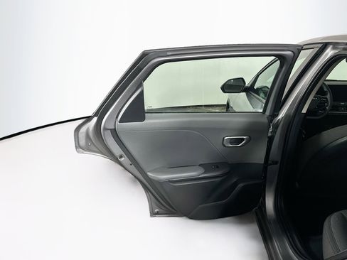 Used 2025 Kia K4 LXS image 26