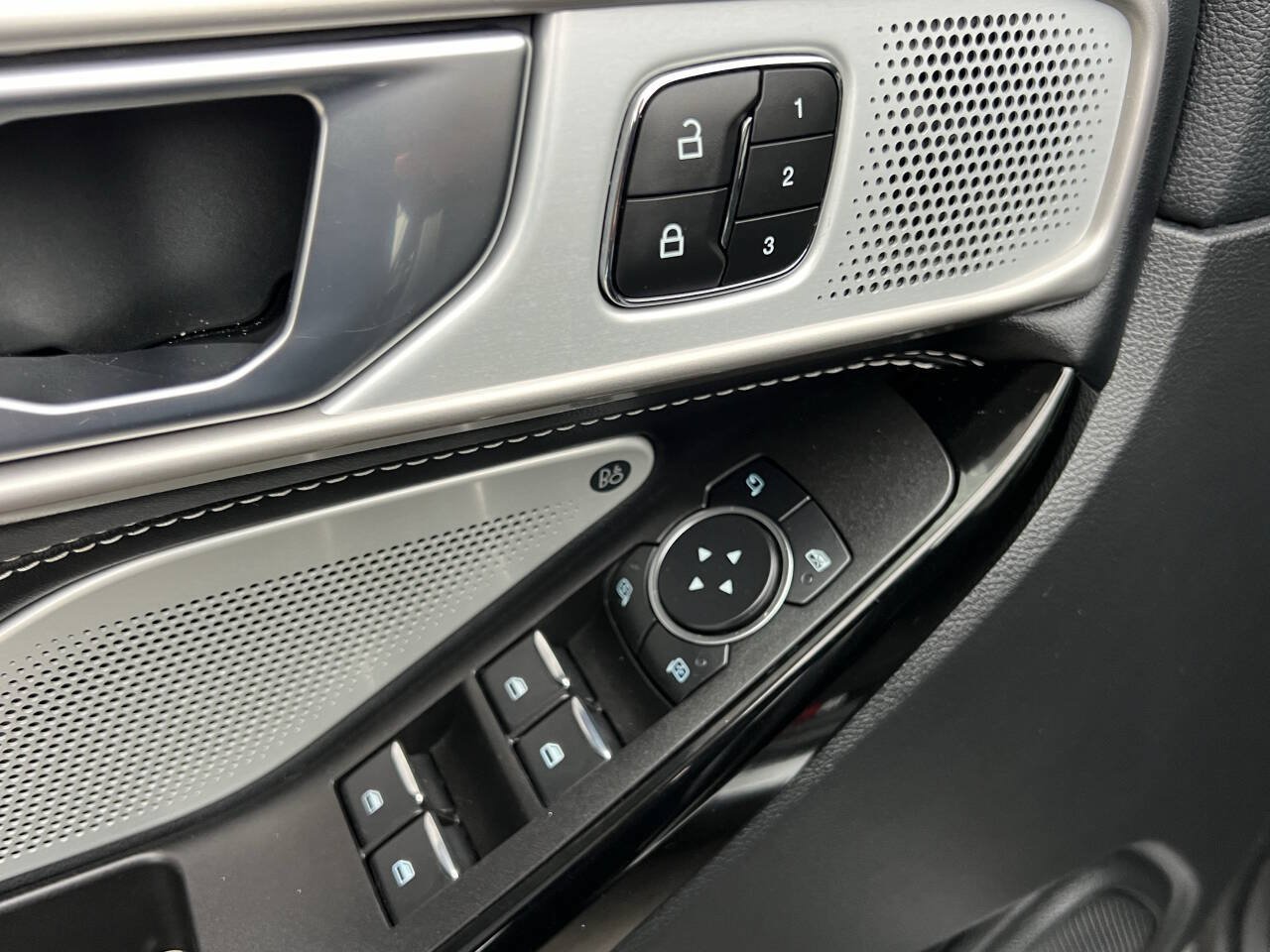 Used 2023 Ford Explorer ST w/ Equipment Group 401A AWD/4WD image 16