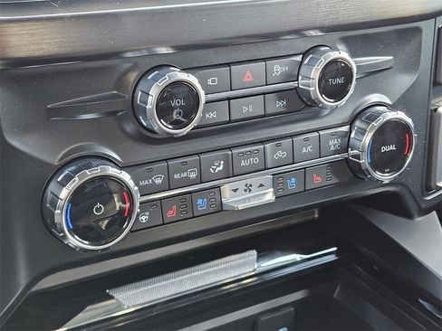 New 2025 Ford F350 Lariat w/ Lariat Ultimate Package image 23