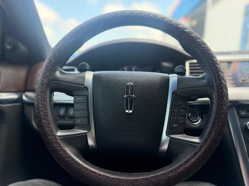 Used 2012 Lincoln MKS AWD image 10