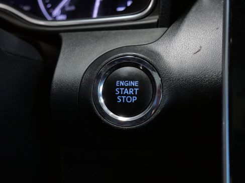 Certified 2021 Toyota Avalon XSE image 32