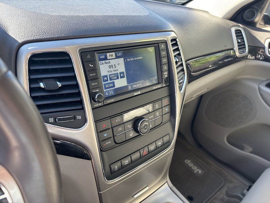 Used 2012 Jeep Grand Cherokee Laredo AWD/4WD image 18